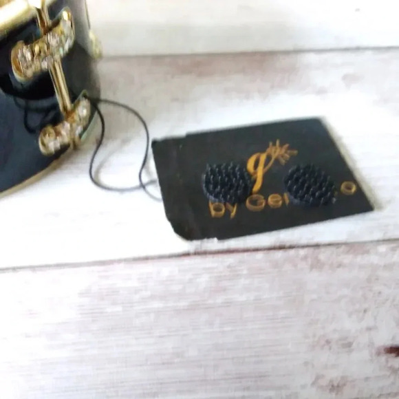 Black & Gold Tone Glam Stretch Bracelet - Picture 3 of 8